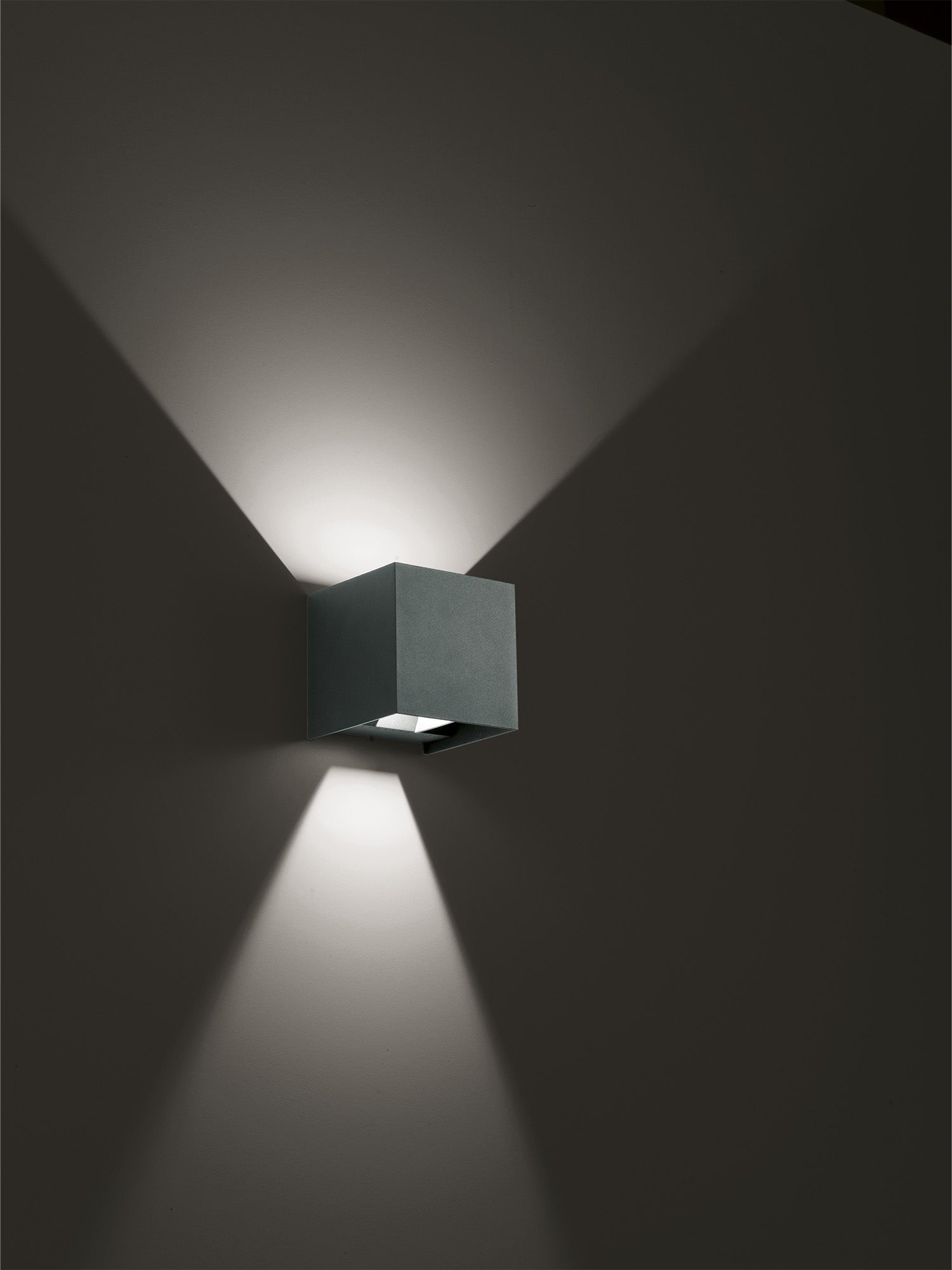 Applique LED Esterno 10W/20W Zora