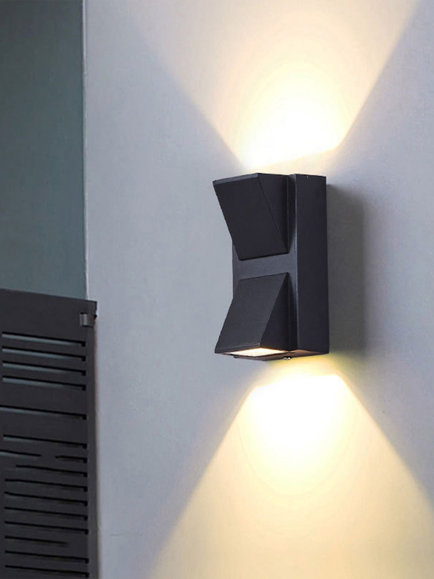 APPLIQUE WALL LIGHT 10W