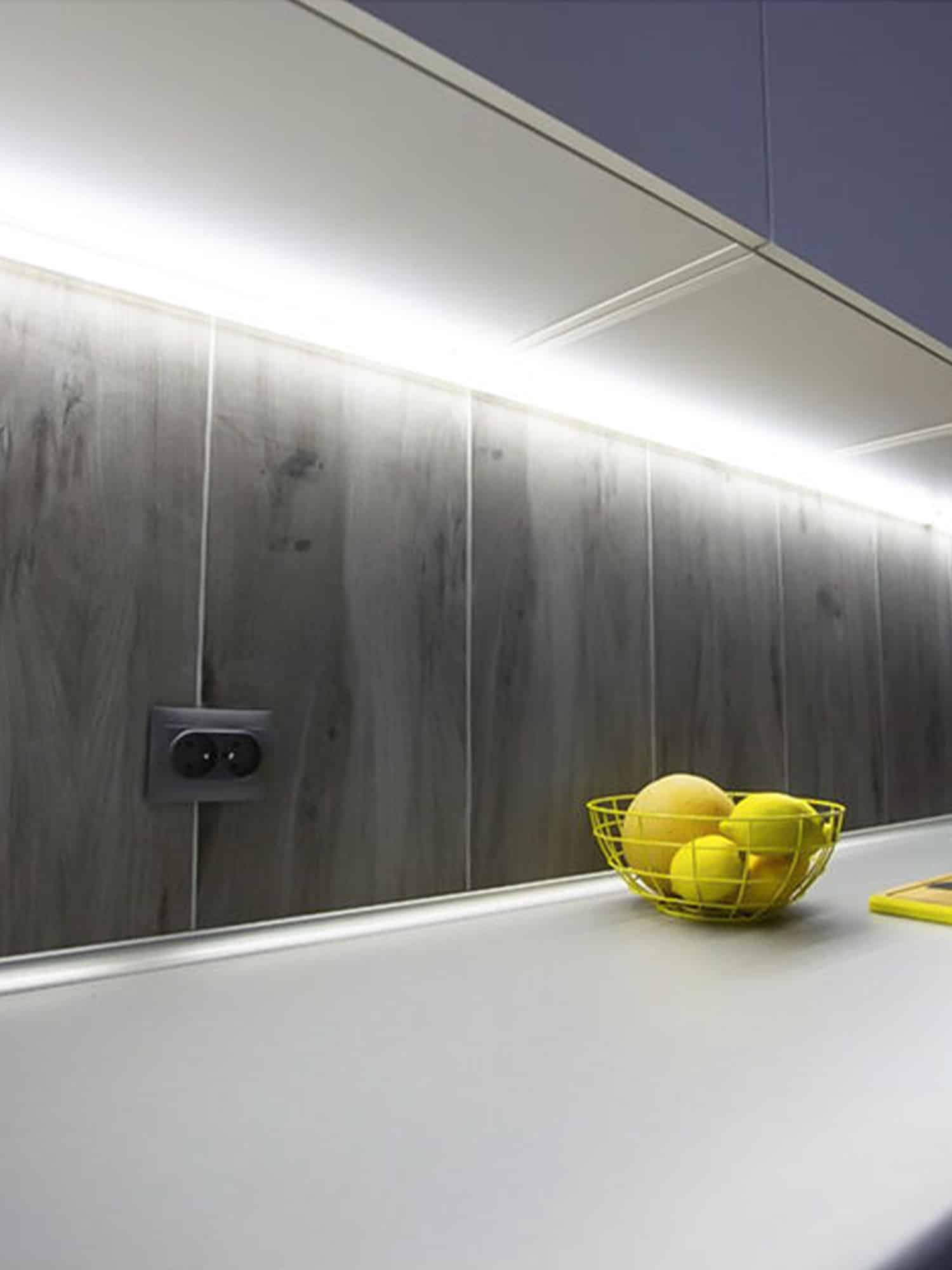Reglette Tubo LED T5 60cm - Bianco Naturale 4000k / Trasparente