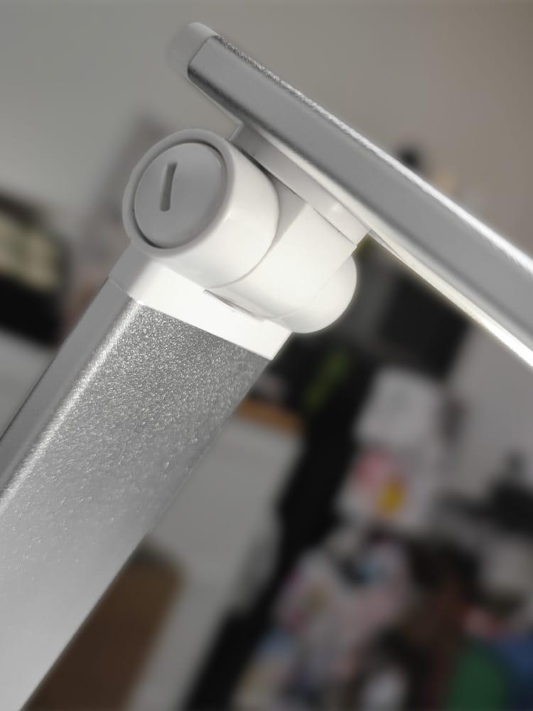 Lampada da Scrivania LED con Ricarica Wireless Protegge L'occhio 6.5w